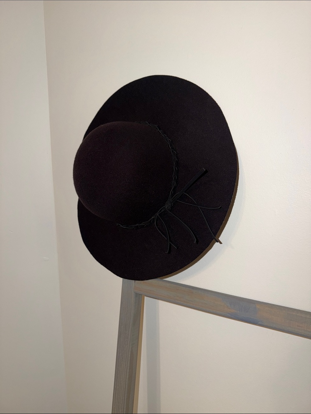 Milani Brown Wide-Brim hat